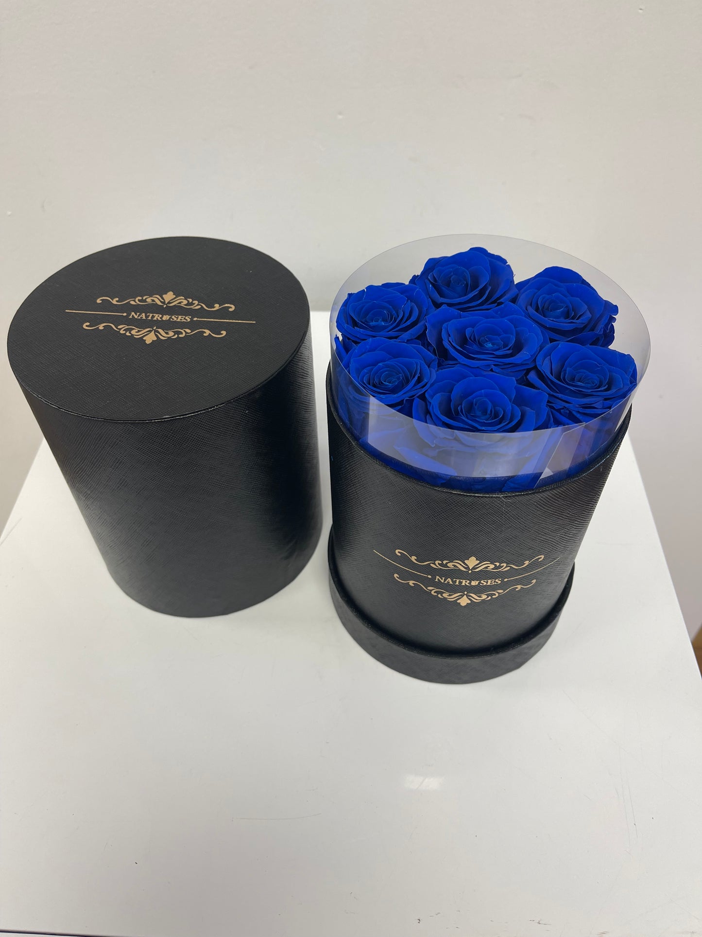 7 Blue preserved Roses