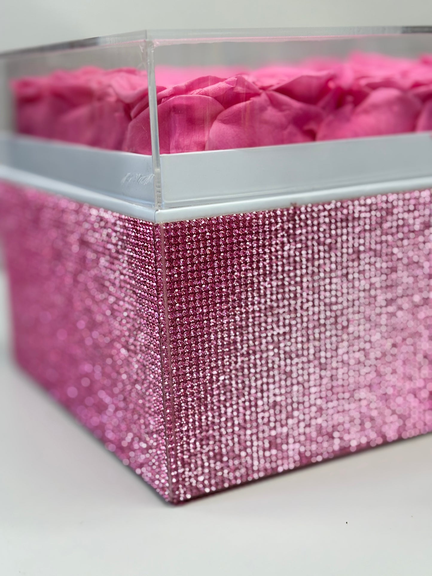 16 Preserved Roses Glitter Box