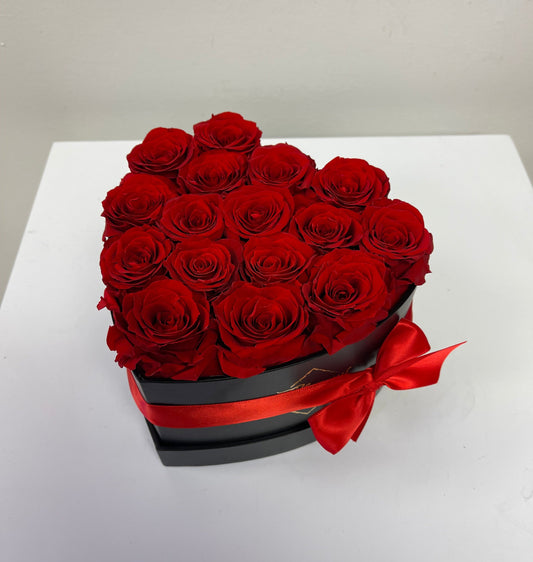 16 Preserved Roses Heart