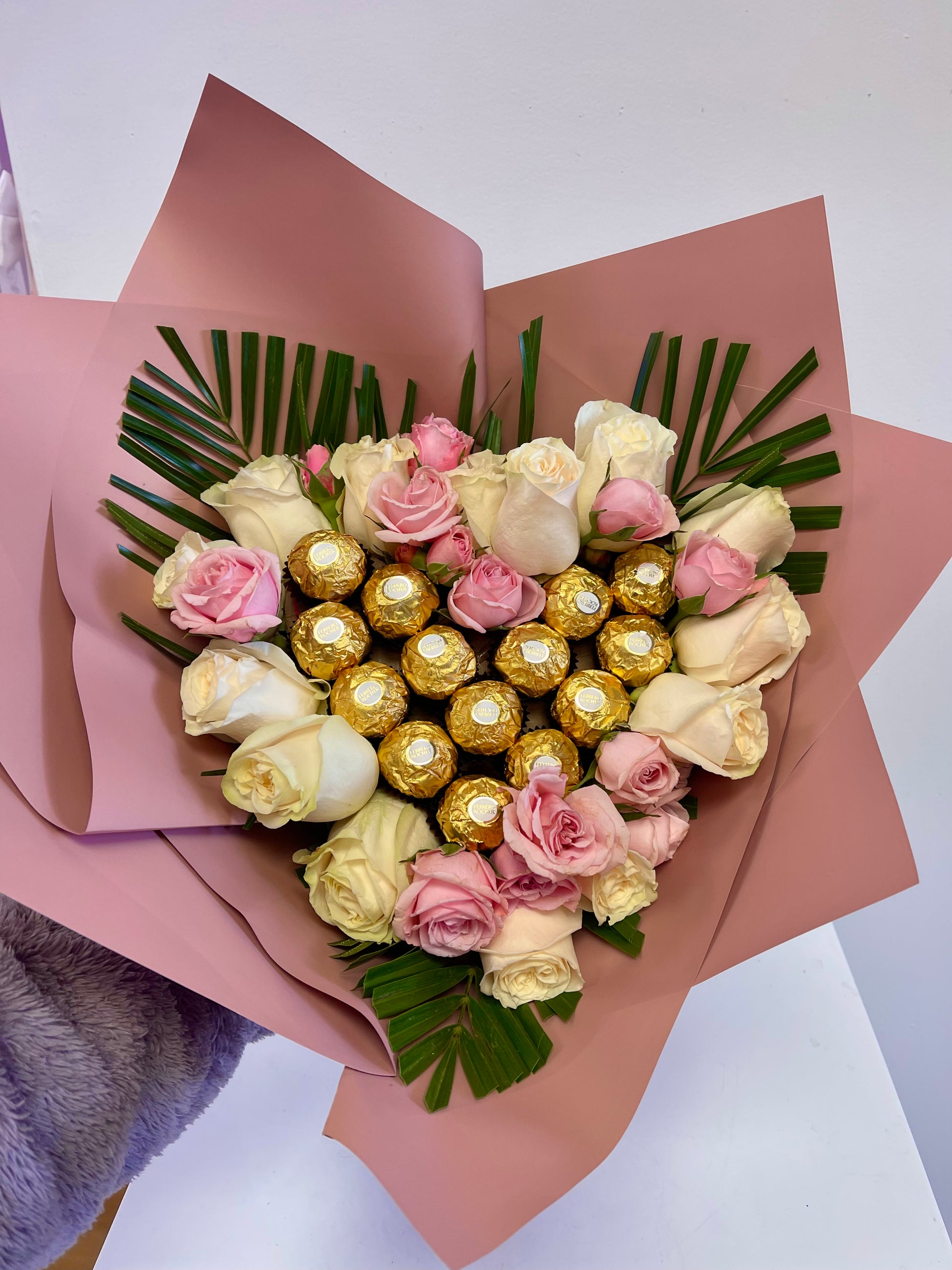 Cuore rosso e Ferrero Rocher - Blooms Shop