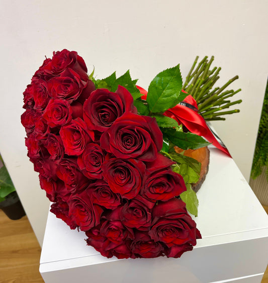 Ribbon-wrapped roses